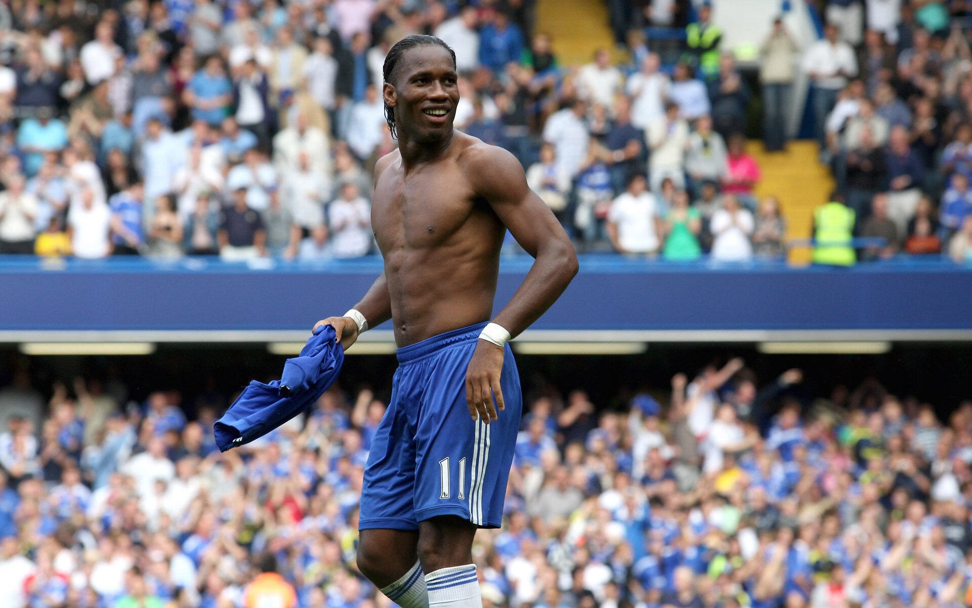 FB体育在线入口-年度焦点之战之夜，拉亚高光表现，改写门将定义